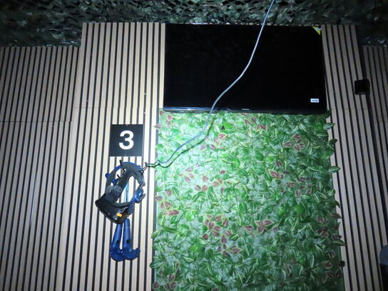 VR sæt, 43"  monitor, VR Headset, HTC VIVE PRO EYE HMD, 2 stk. HTC Controller