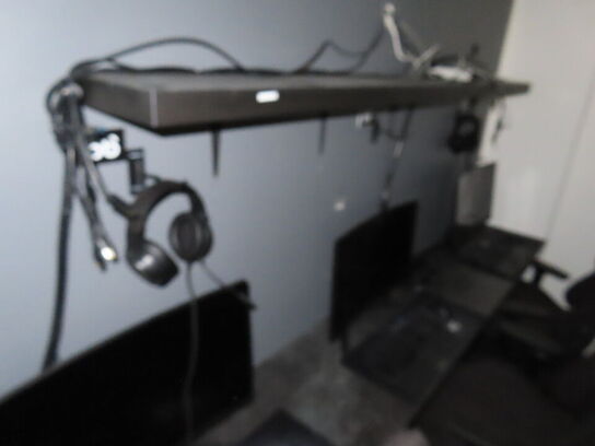 HELE RUMMET, 5 x GAMER PLADSER inkl. borde og hylder 