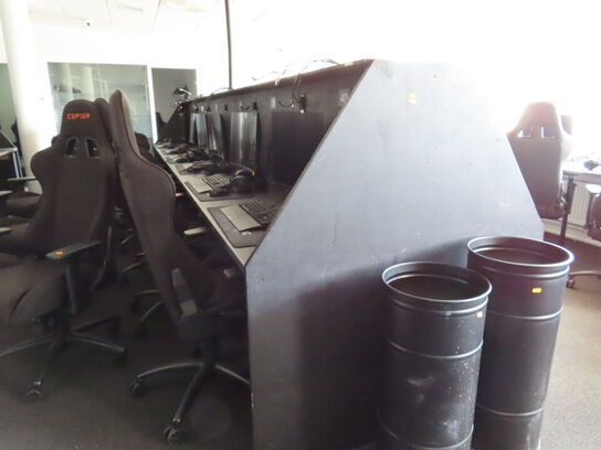 GAMERBORD - KAN FØRST AFHENTES FRA KL. 13:00 og til 15:00