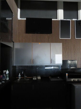 43" smart TV, THOMSON 43UA5S13 med fjernbetjening