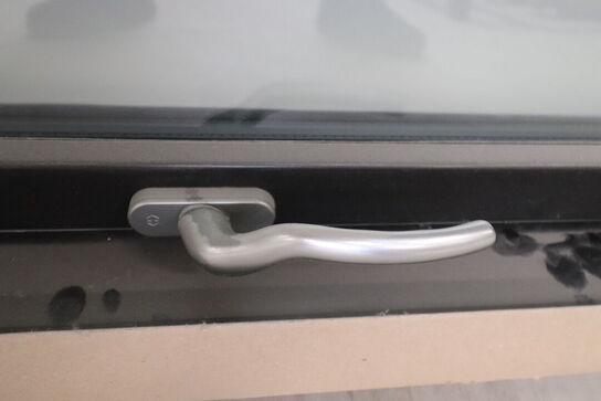 Vindue med satinmat rude