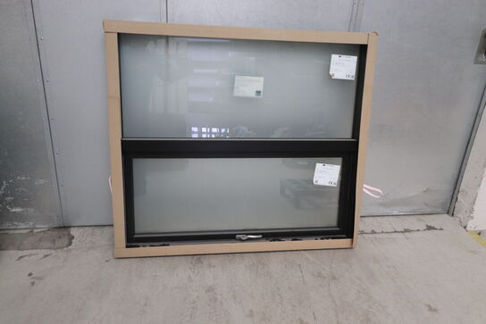 Vindue med satinmat rude