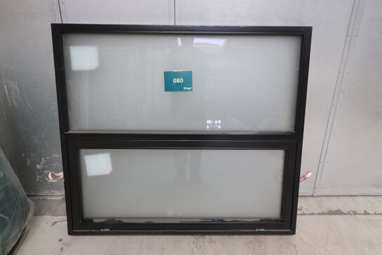 Vindue med satinmat rude