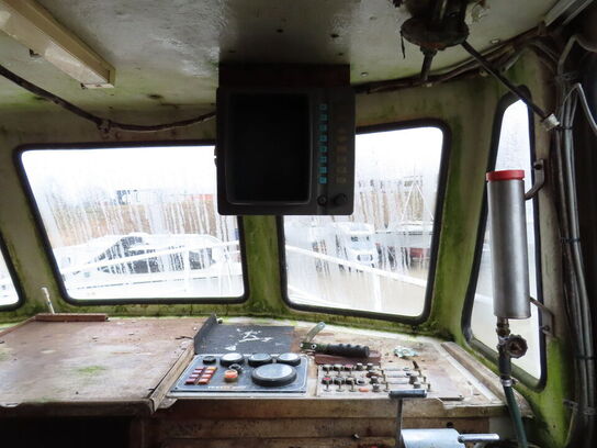 31 fod spejlgattet Dueholm m. frembygget styrehus, glasfiber, argang 1982