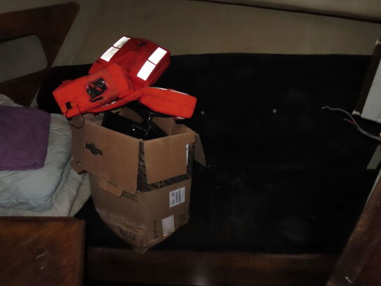 31 fod spejlgattet Dueholm m. frembygget styrehus, glasfiber, argang 1982