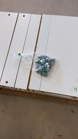 4 stk. usamlet højskabe H: 182,4 x B: 60 x D: 58,1 cm uden låger.