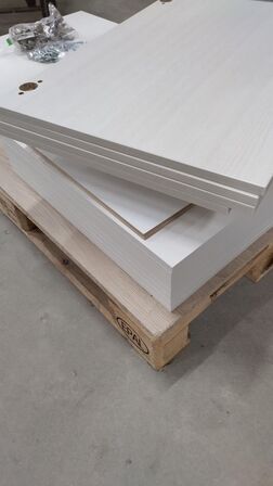 4 stk. usamlet underskabe H: 70,4 x B: 50 x D: 60,0 med låge og 4 hylder