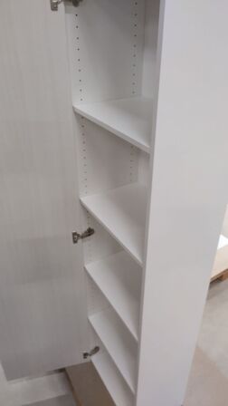 4 stk. usamlet højskabe H: 195,2 x B: 50 x D: 34,0 med låge og 16 hylder