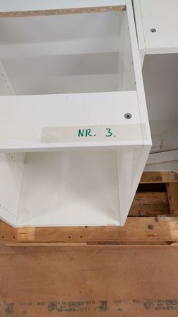 3 stk. skabe uden låge.