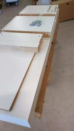 4 stk. usamlet højskabe H: 214,4 x B: 50 x D: 58,1 cm uden låger.