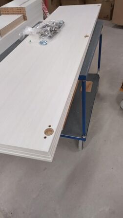 4 stk. usamlet højskabe H: 195,2 x B: 50 x D: 34,0 med låge og 16 hylder