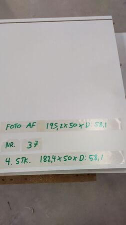 4 stk. usamlet højskabe H: 182,4 x B: 50 x D: 58,1 cm uden låger.