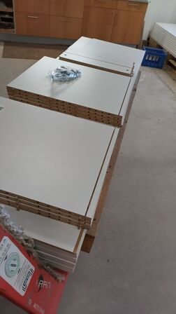 4 stk. usamlet højskabe H: 195,2 x B: 50 x D: 58,1 cm uden låger.