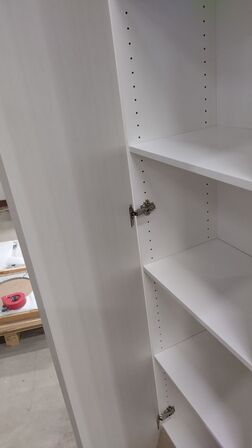 4 stk. usamlet højskabe H: 195,2 x B: 50 x D: 34,0 med låge og 16 hylder