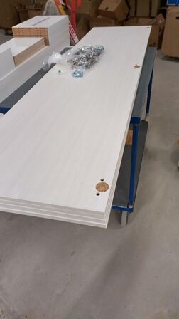 4 stk. usamlet højskabe H: 195,2 x B: 50 x D: 34,0 med låge og 16 hylder