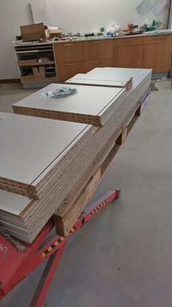 4 stk. usamlet højskabe H: 195,2 x B: 50 x D: 58,1 cm uden låger.