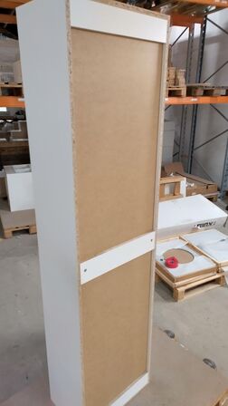 4 stk. usamlet højskabe H: 195,2 x B: 50 x D: 34,0 med låge og 16 hylder