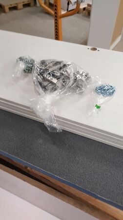 4 stk. usamlet højskabe H: 195,2 x B: 50 x D: 34,0 med låge og 16 hylder