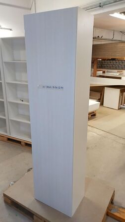 4 stk. usamlet højskabe H: 195,2 x B: 50 x D: 34,0 med låge og 16 hylder