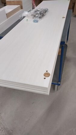 4 stk. usamlet højskabe H: 195,2 x B: 50 x D: 34,0 med låge og 16 hylder