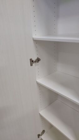 4 stk. usamlet højskabe H: 195,2 x B: 50 x D: 34,0 med låge og 16 hylder