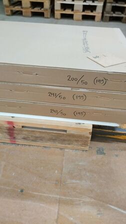 3 stk. U samlet højskabe H: 195,2 x B: 50 x D: 58 cm med 8 hylder uden låger