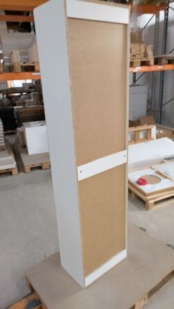 4 stk. usamlet højskabe H: 195,2 x B: 50 x D: 34,0 med låge og 16 hylder