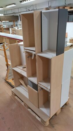 1 palle diverse badeværelsesskabe