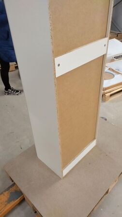 4 stk. usamlet højskabe H: 195,2 x B: 50 x D: 34,0 med låge og 16 hylder