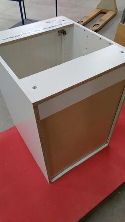 4 stk. usamlet underskabe H: 70,4 x B: 50 x D: 60,0 med låge og 4 hylder