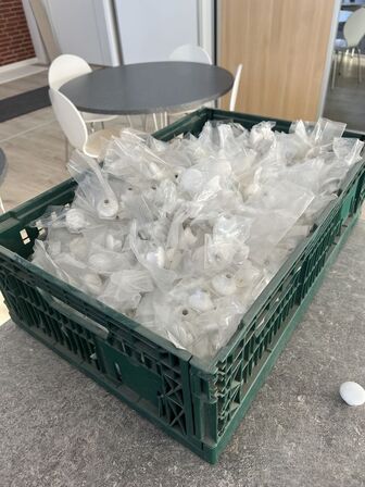 1 kasse porcelænsknopper ca. 300 stk.