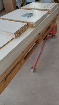 4 stk. usamlet højskabe H: 182,4 x B: 50 x D: 58,1 cm uden låger.