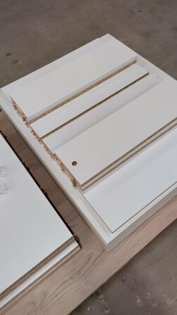 4 stk. usamlet undersabe H: 70,4 x B: 50 x D: 58,1 med 4 hylder