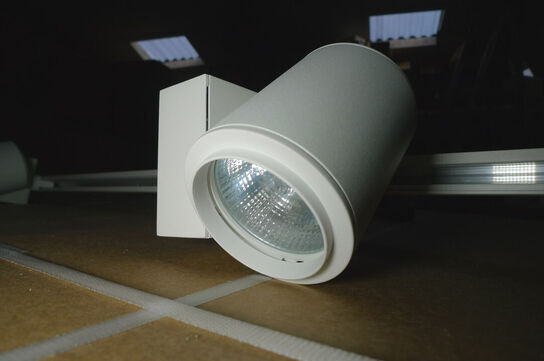 230V lysskinne 300cm hvid m/4 stk. lamper + monteringstilbehør