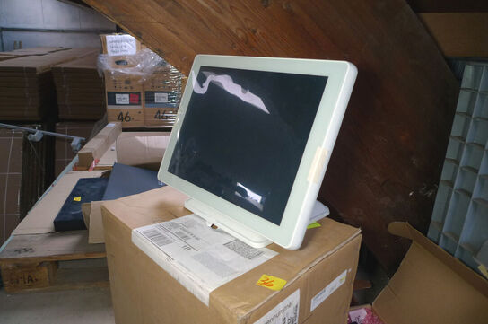 4 stk. div. computerskærme