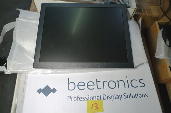 3 stk. små monitorskærme, 26, 24,5 og 47cm