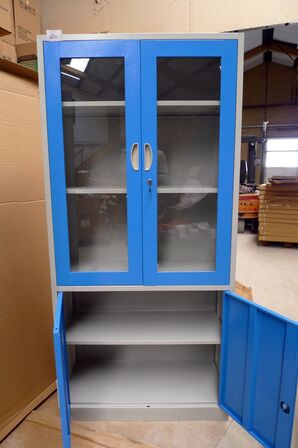 Stålskab, 180x85x39 cm, nr. 020