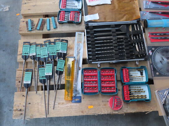 Palle med diverse bor, bits mv.