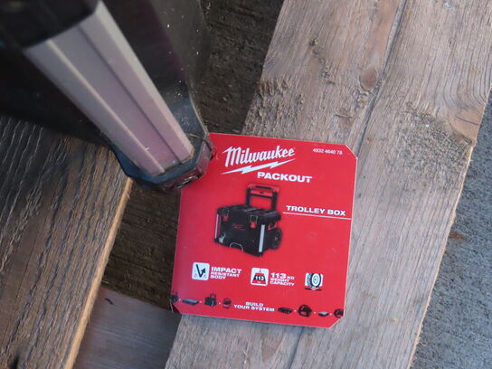 Trolleykuffert med tilbehør MILWAUKEE PACKOUT