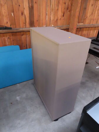 Kommode på hjul DENCON