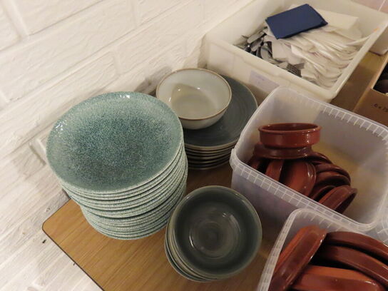 Diverse service samt salt og peber kværne