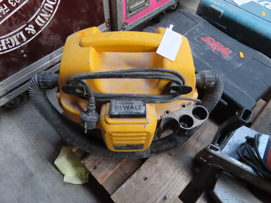 Støvsuger DEWALT og rundsav HOLZ-HER