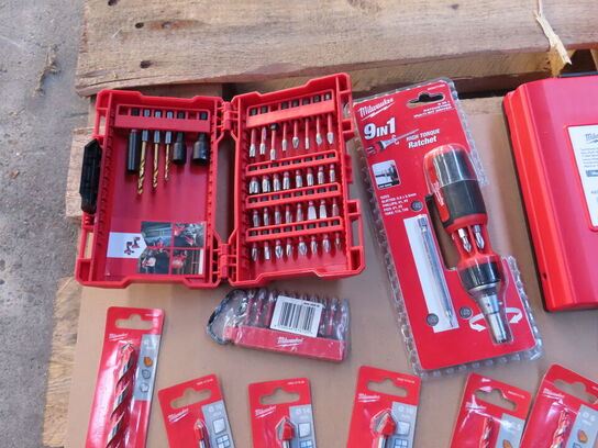 Diverse bor, hjelm mv. MILWAUKEE