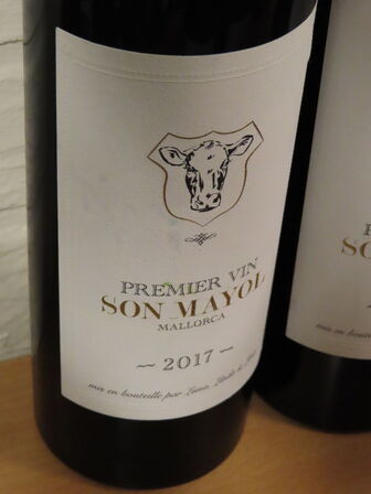 2 flasker premier vin SON MAYOL