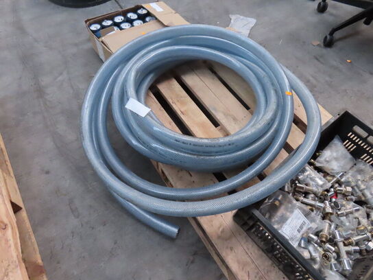 Palle med diverse fittings og pvc industrislange