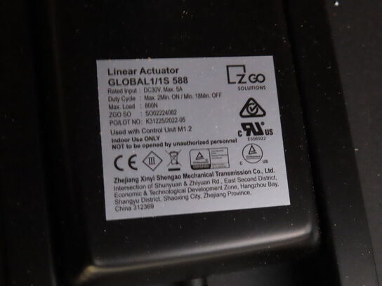 Hæve-/sænkebord med tilbehør DENCON