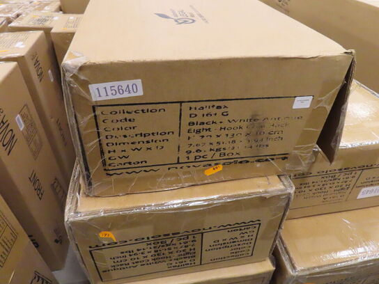 Stort parti NOVA SOLO møbler og knagrækker