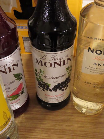 3 flasker sprut og 2 flasker MONIN