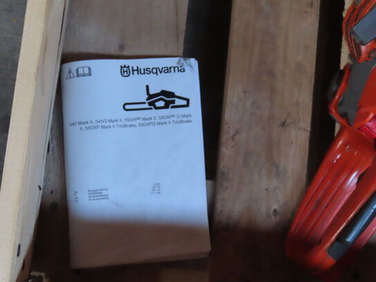 Palle med diverse lamper, kædesav mv.