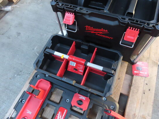 Trolleykuffert med tilbehør MILWAUKEE PACKOUT